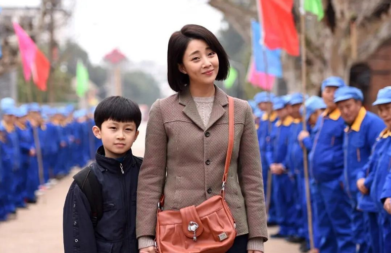 演员殷桃的个人资料简介(一段失败的婚姻,情史一波三折,42岁依旧)