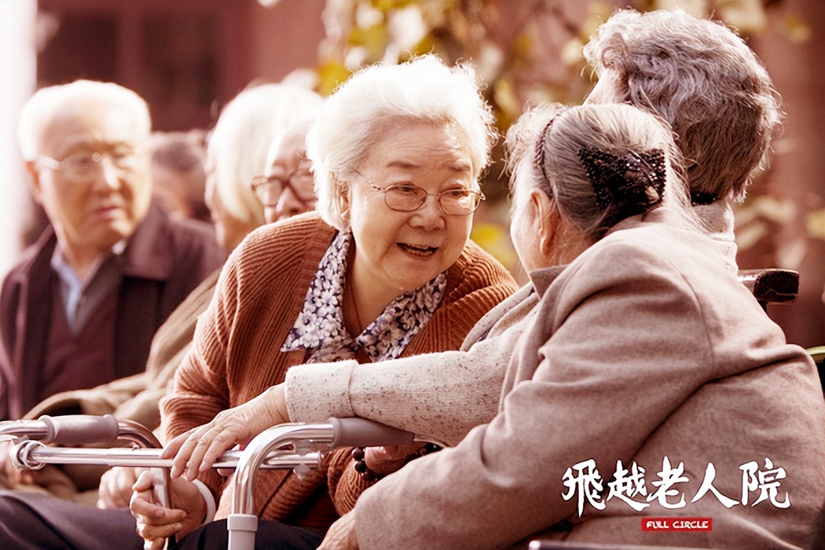 艺术家田华简介(与初恋丈夫爱一生,儿子去世当天她为何还去当评委?)