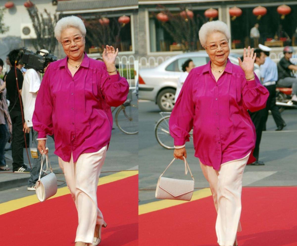 艺术家田华简介(与初恋丈夫爱一生,儿子去世当天她为何还去当评委?)