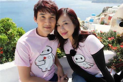 好丈夫陈松伶老公张铎简介(娶大8岁的妻子,姐弟恋多年如一日,至今恩爱如初)