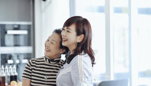 好丈夫陈松伶老公张铎简介(娶大8岁的妻子,姐弟恋多年如一日,至今恩爱如初)