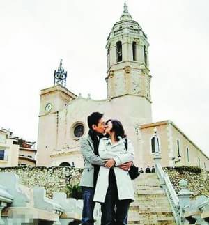 好丈夫陈松伶老公张铎简介(娶大8岁的妻子,姐弟恋多年如一日,至今恩爱如初)