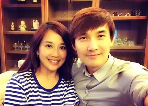 好丈夫陈松伶老公张铎简介(娶大8岁的妻子,姐弟恋多年如一日,至今恩爱如初)