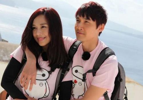 好丈夫陈松伶老公张铎简介(娶大8岁的妻子,姐弟恋多年如一日,至今恩爱如初)