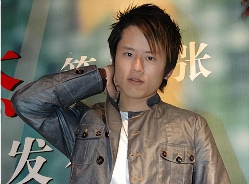 张杰简介(普通家庭出身却成为乐坛一哥,他是如何一步一步走向成功的)