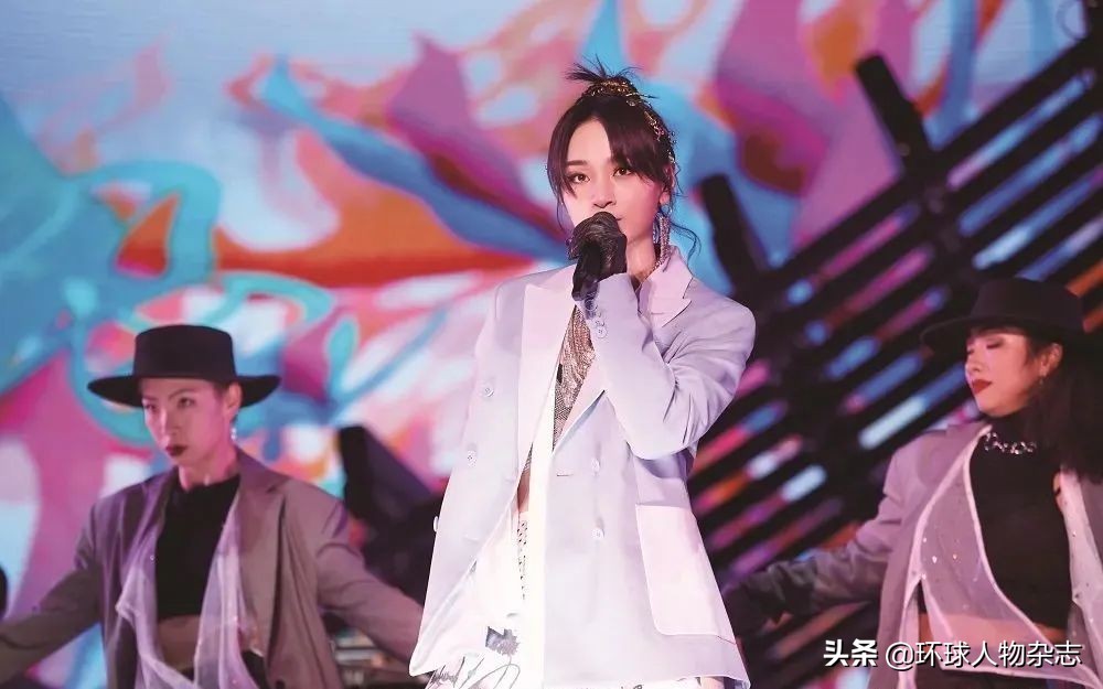 周笔畅出道17年周笔畅简介(一场“被打造”和“反抗被打造”的战争)