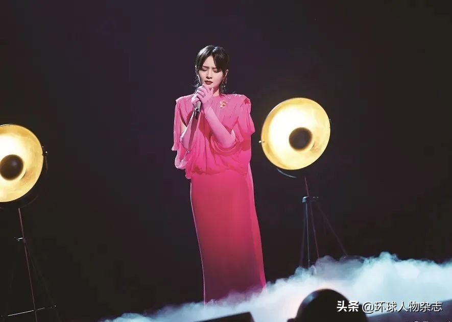 周笔畅出道17年周笔畅简介(一场“被打造”和“反抗被打造”的战争)