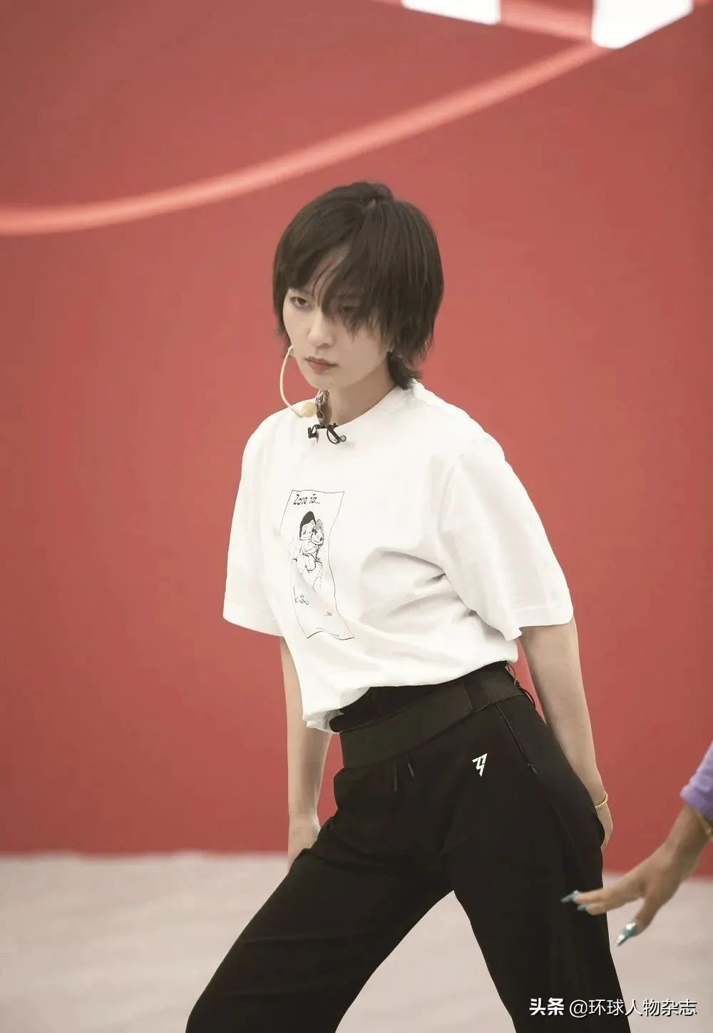 周笔畅出道17年周笔畅简介(一场“被打造”和“反抗被打造”的战争)