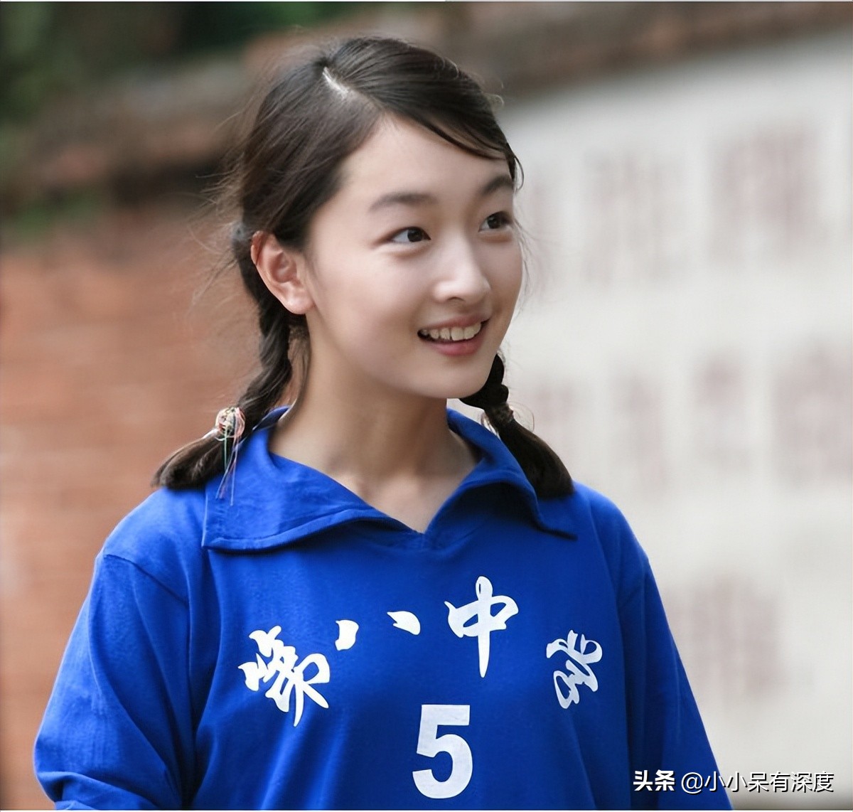 周冬雨简介(她和一位男友、三位绯闻男友的瓜,周冬雨的婚恋困局)