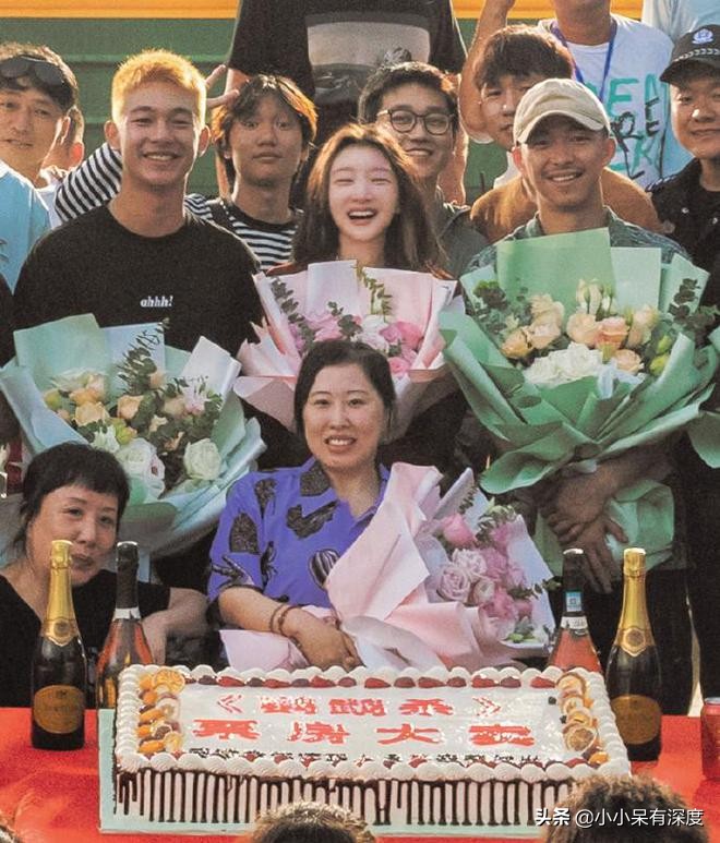 周冬雨简介(她和一位男友、三位绯闻男友的瓜,周冬雨的婚恋困局)