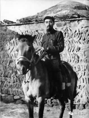 周恩来的简介（周总理和我们在一起）