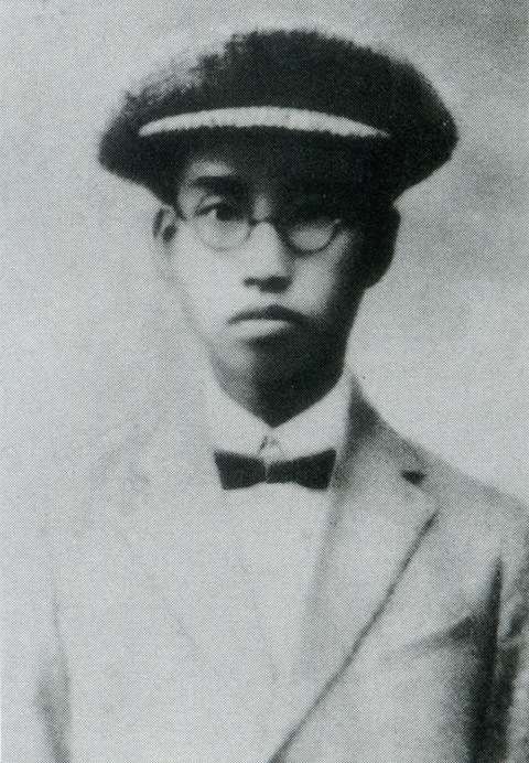 左权简介(为掩护彭德怀等牺牲,死后妻子嫁其秘书,唯一后人承其遗志)