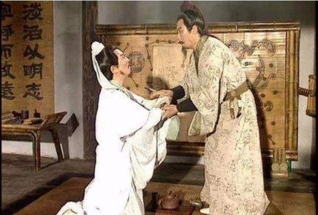 三顾茅庐的主人公是谁(“三顾茅庐”是真是假?诸葛亮刘备谁先找的谁?)