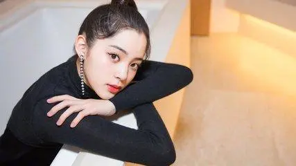 四小花旦是谁(四小花旦差距:张子枫关晓彤口碑好,欧阳娜娜和文琪渐渐没了声音)