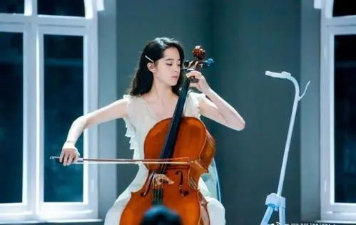 四小花旦是谁(四小花旦差距:张子枫关晓彤口碑好,欧阳娜娜和文琪渐渐没了声音)