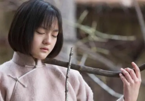 四小花旦是谁(四小花旦差距:张子枫关晓彤口碑好,欧阳娜娜和文琪渐渐没了声音)