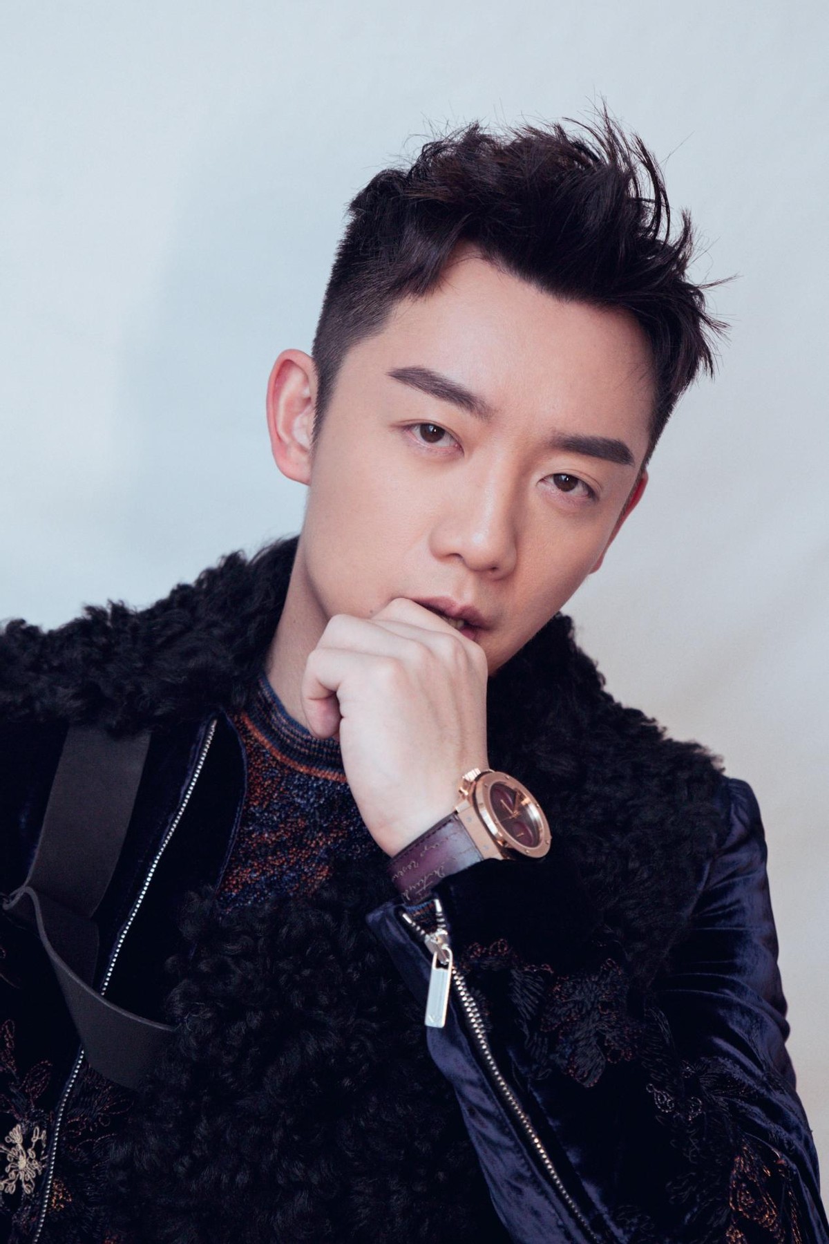 郑凯个人资料简介(被“女海王”骗,被女富豪伤,情感磋磨后娶平凡女孩很幸福)