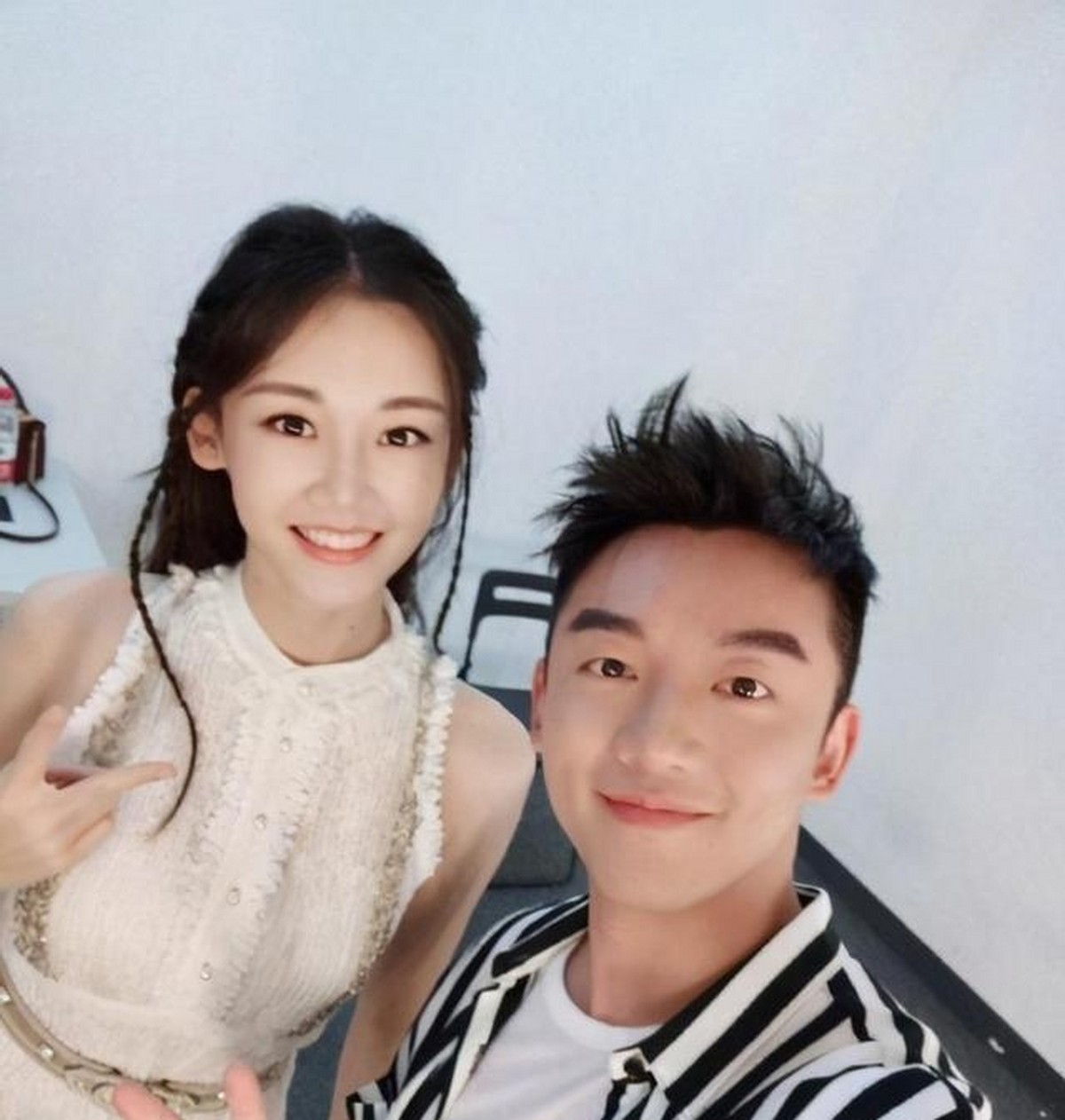 郑凯个人资料简介(被“女海王”骗,被女富豪伤,情感磋磨后娶平凡女孩很幸福)