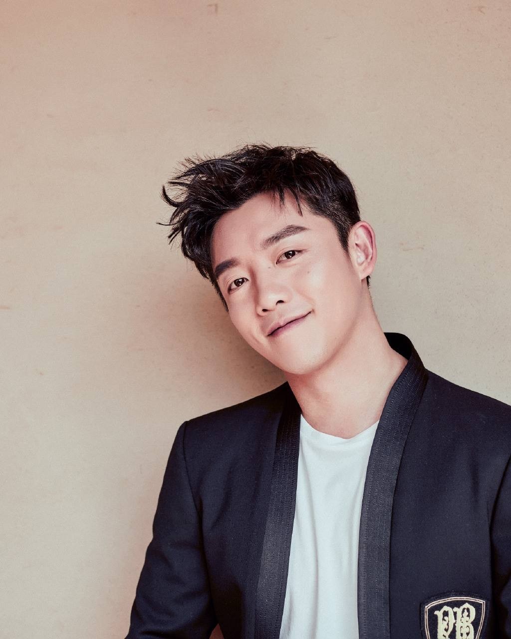 郑凯个人资料简介(被“女海王”骗,被女富豪伤,情感磋磨后娶平凡女孩很幸福)