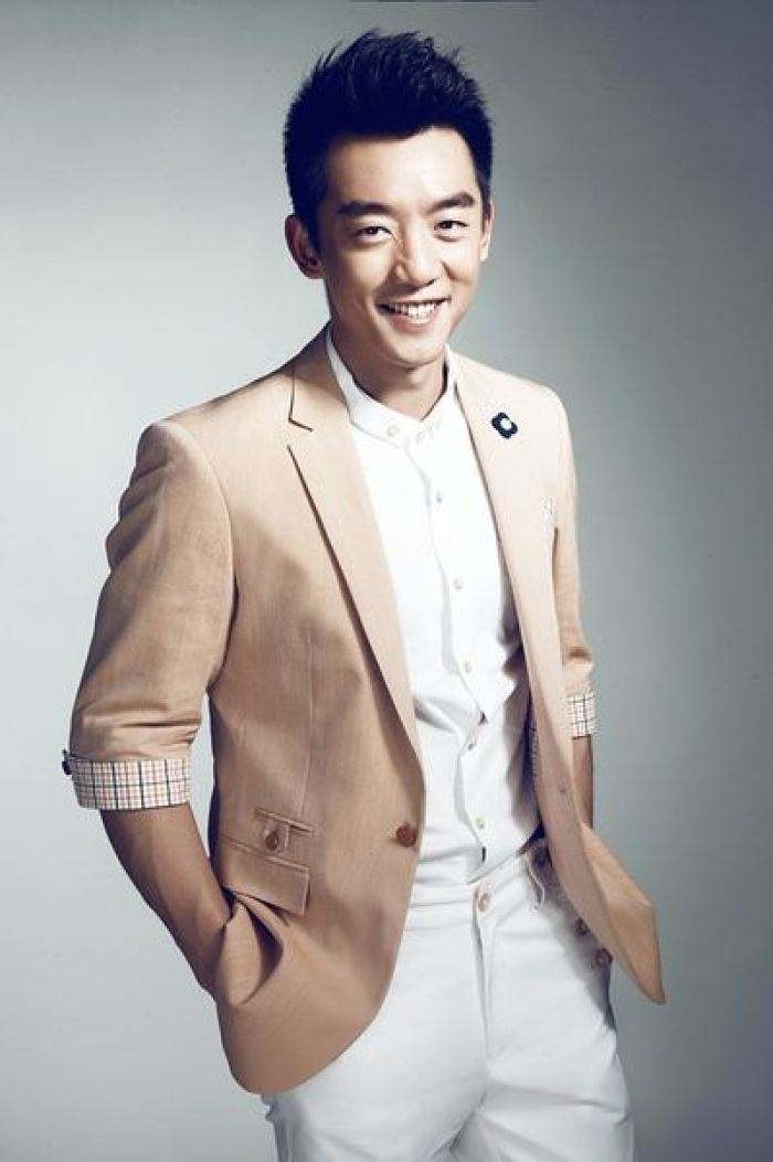 郑凯个人资料简介(被“女海王”骗,被女富豪伤,情感磋磨后娶平凡女孩很幸福)