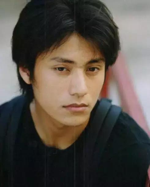 陈尊佑是谁生的(陈坤儿子陈尊佑的身世之谜,时间回到18年前,保姆传闻不攻自破)