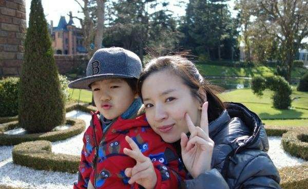 董洁老公是谁(董洁维基百科显示已婚,并且另育有一女,工作人员正面回应)