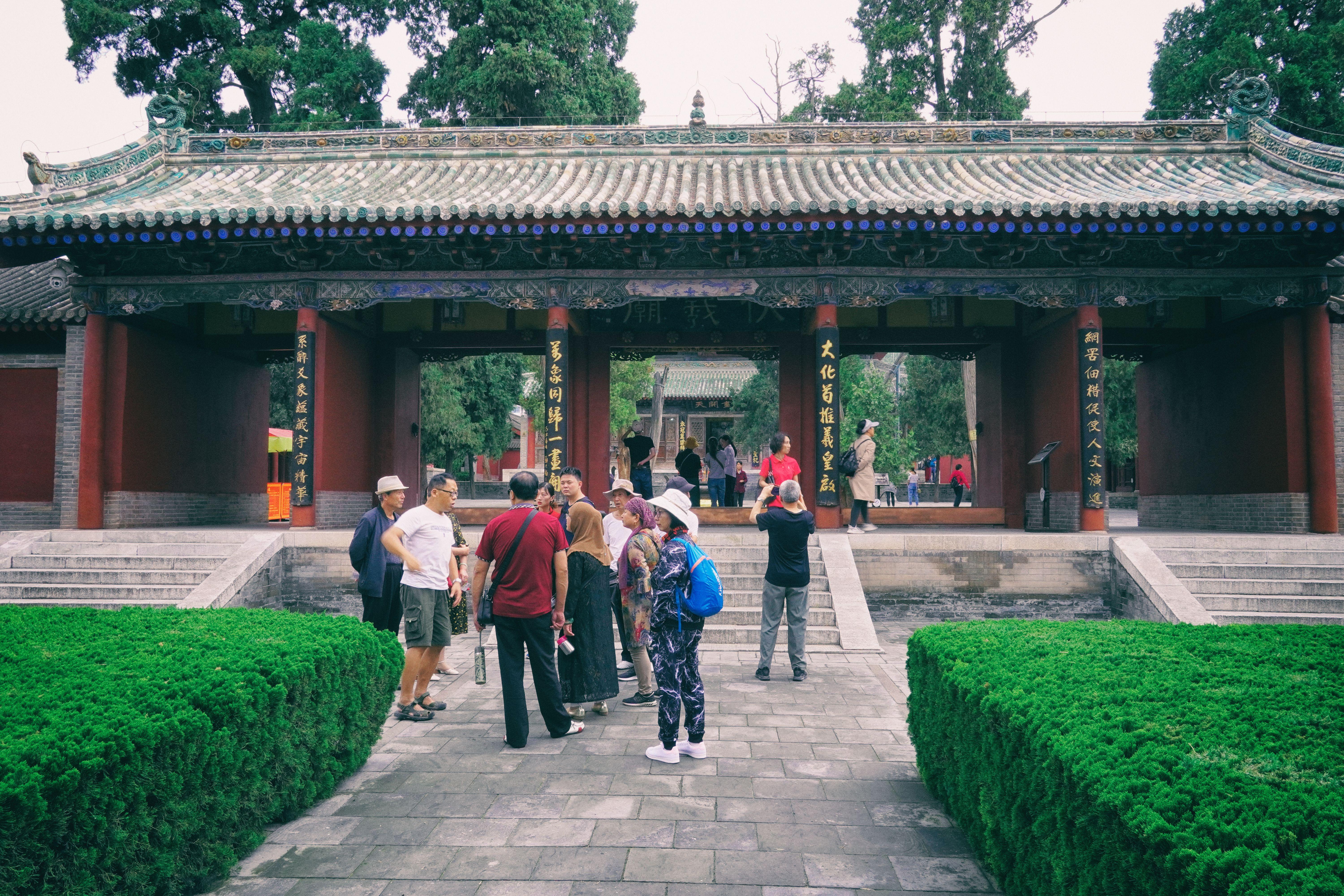 八卦是谁创造的(伏羲创造了八卦，发明了文字，他才是华夏文明始祖)