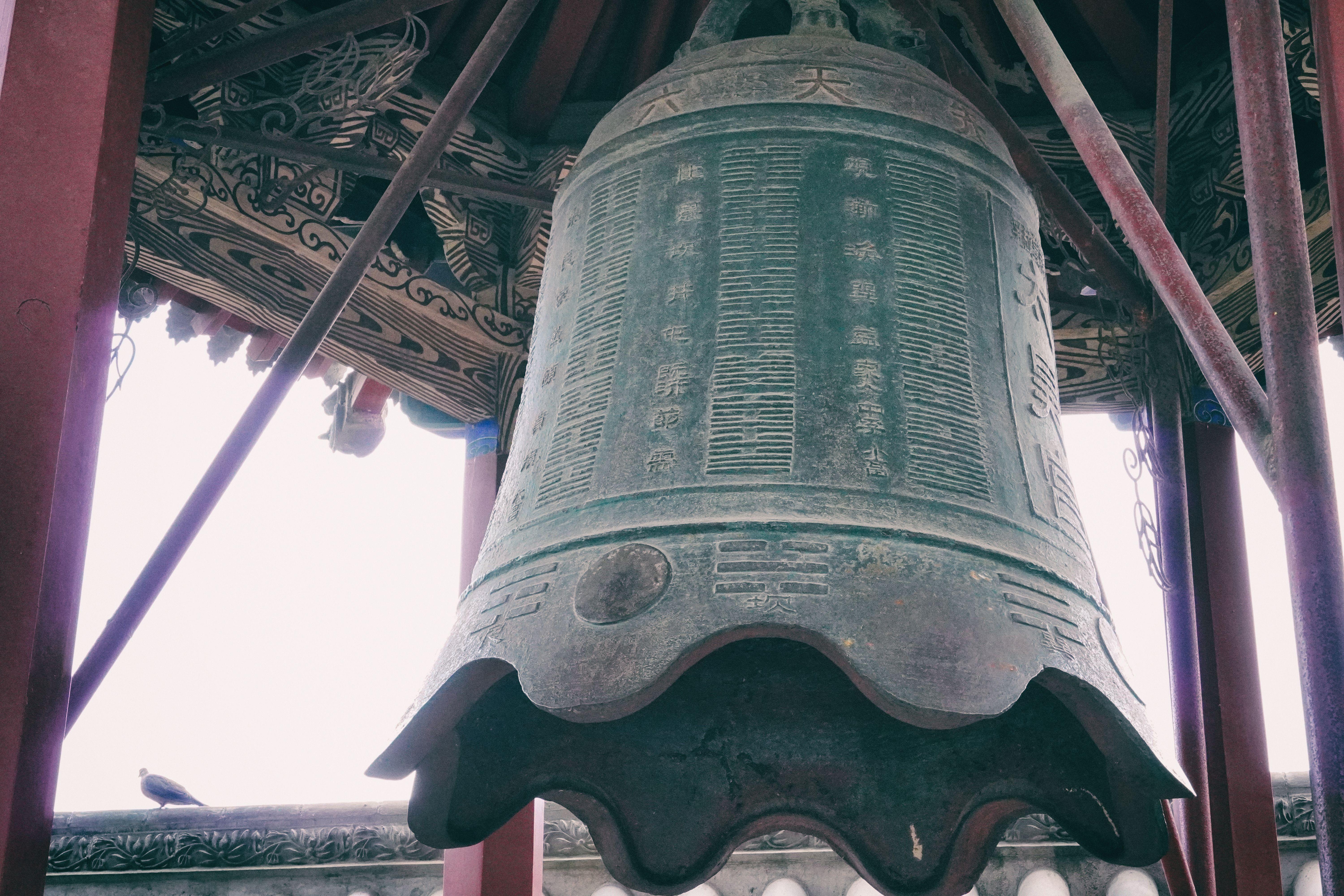 八卦是谁创造的(伏羲创造了八卦，发明了文字，他才是华夏文明始祖)