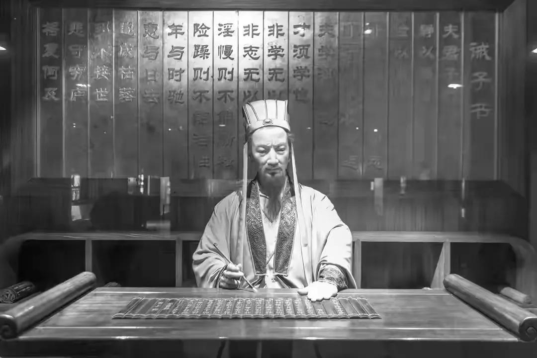 功盖三分国名成八阵图的古代人物是谁(功盖三分国,名成八阵图)