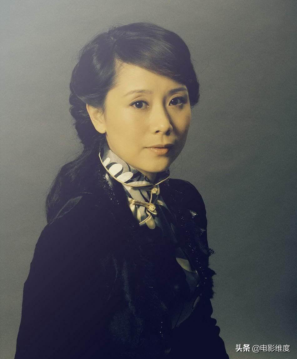 海清的老公是谁(42岁媳妇专业户海清，低调嫁给高中同学，如今一家三口很幸福)