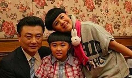 金龟子的老公是谁(金龟子与丈夫王宁近照曝光,王宁身材发福大肚腩抢镜)