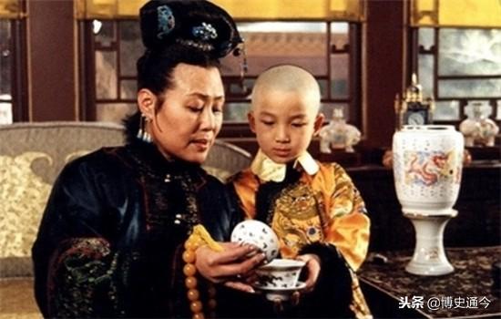 康熙的母亲是谁(康熙的生母:13岁被迫入宫,22岁成为太后,一生命苦)