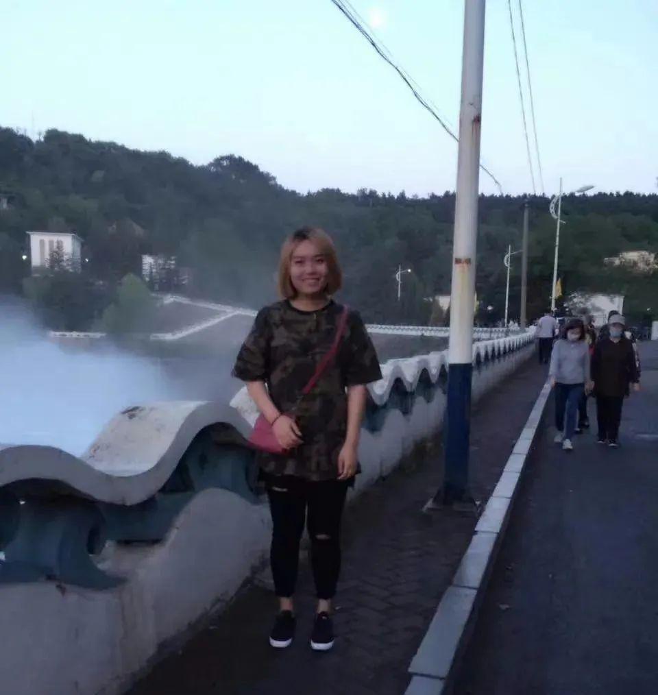 李雪琴是谁(名和利,救不了李雪琴)