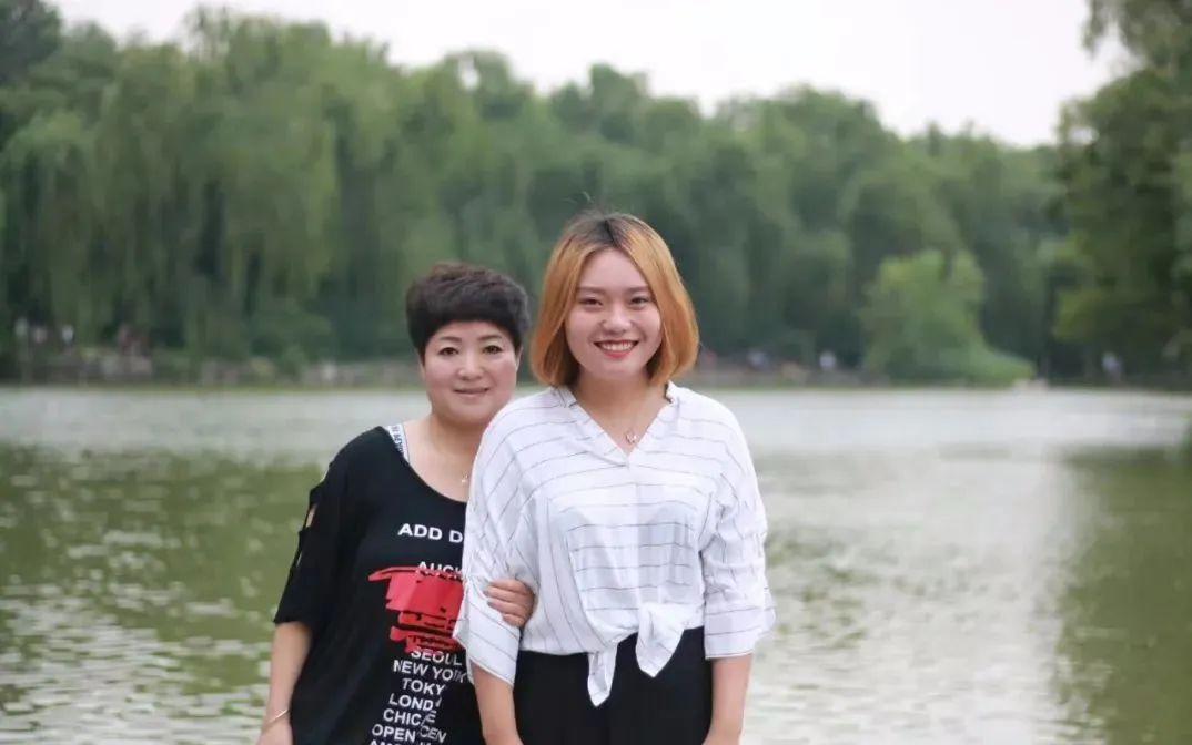 李雪琴是谁(名和利,救不了李雪琴)