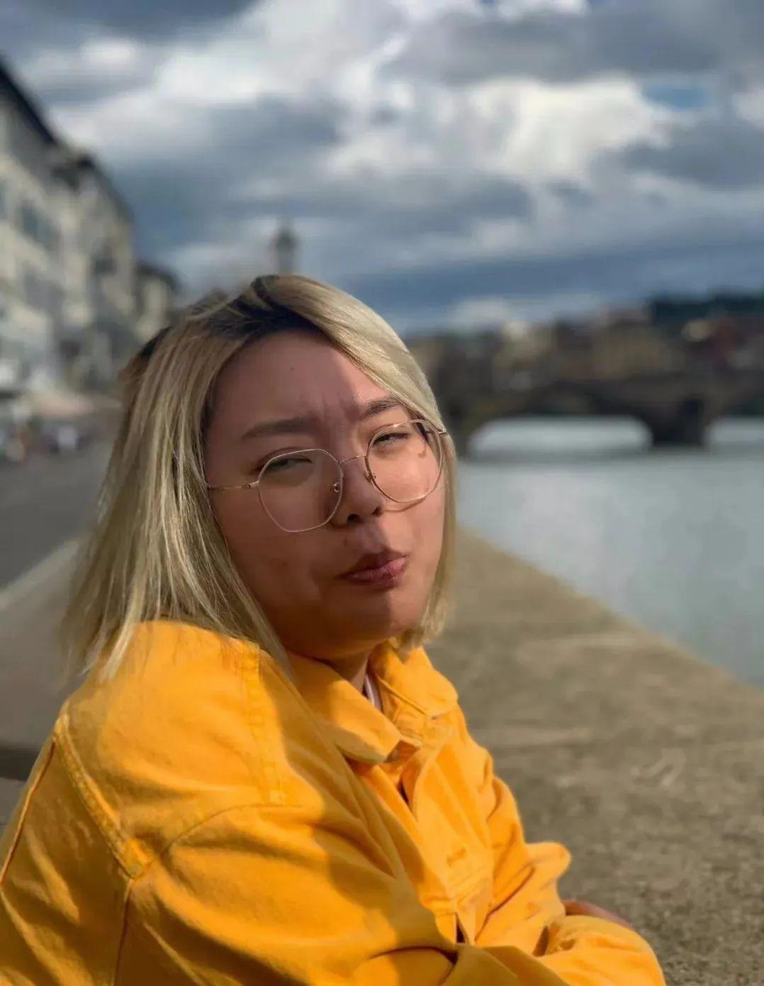 李雪琴是谁(名和利,救不了李雪琴)