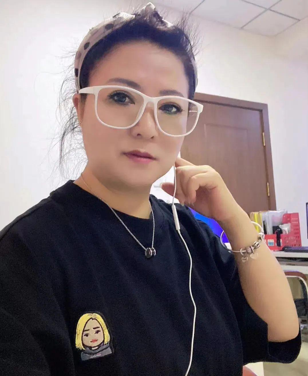 李雪琴是谁(名和利,救不了李雪琴)