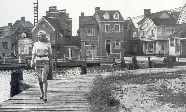 梦露是谁(玛丽莲·梦露:一场被历史误解的性感)