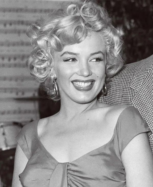 梦露是谁(玛丽莲·梦露:一场被历史误解的性感)