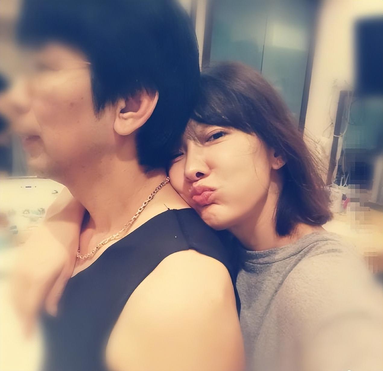 牛莉老公是谁(牛莉丈夫刘亚东,娶演员妻子婚后生下一女,一家三口和和美美)