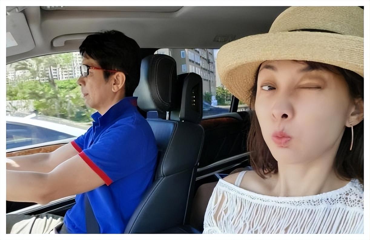 牛莉老公是谁(牛莉丈夫刘亚东,娶演员妻子婚后生下一女,一家三口和和美美)