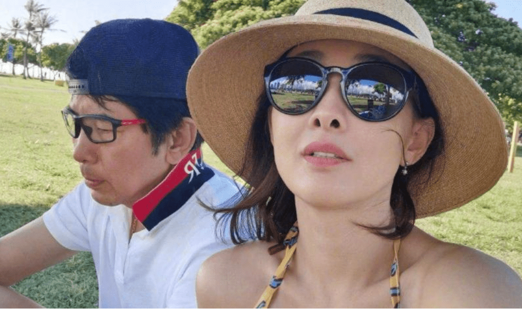 牛莉老公是谁(牛莉丈夫刘亚东,娶演员妻子婚后生下一女,一家三口和和美美)