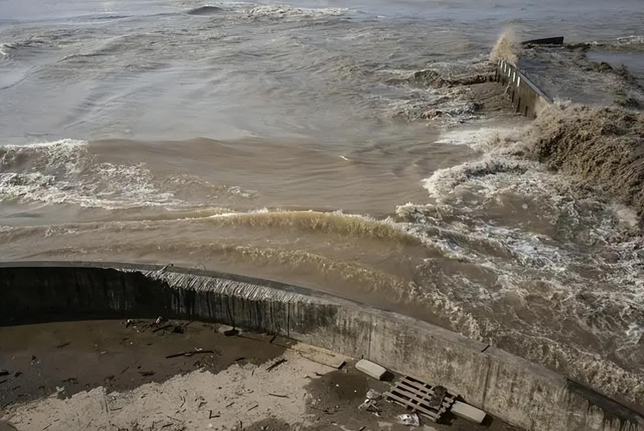 钱塘江大桥是谁设计的(茅以升造“钱塘江大桥”时,为何要特意留个大洞?)