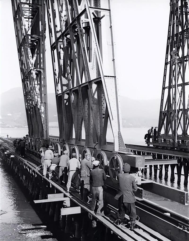 钱塘江大桥是谁设计的(茅以升造“钱塘江大桥”时,为何要特意留个大洞?)