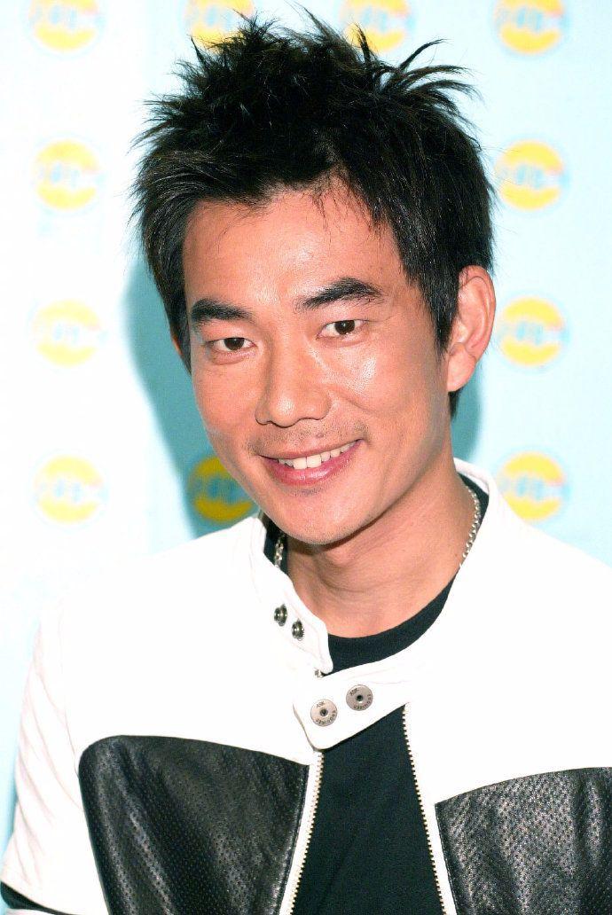 任贤齐的老婆是谁(任贤齐妻子陈则妤,陪他度过漫长岁月,如今一家四口幸福甜蜜)