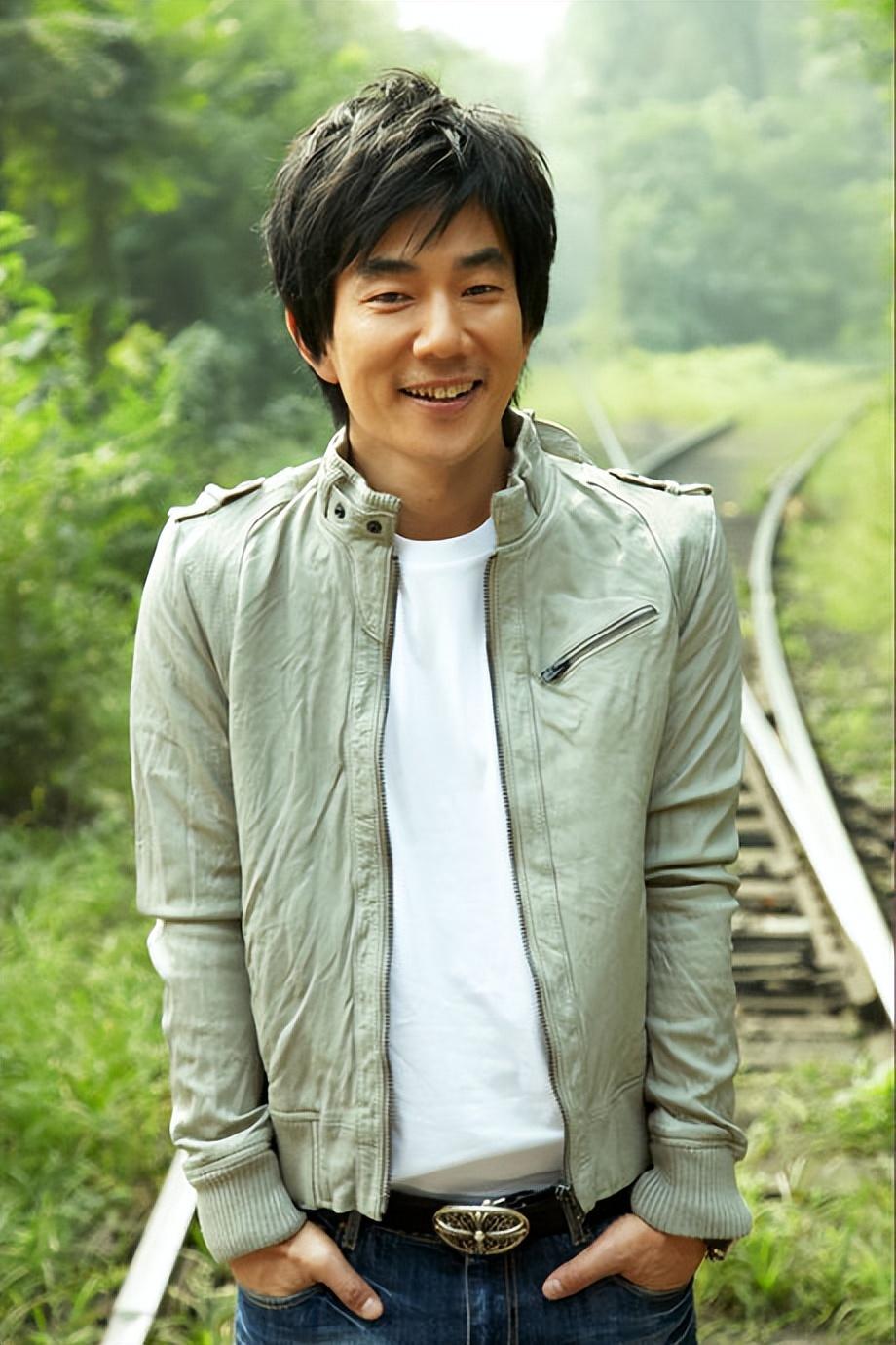 任贤齐的老婆是谁(任贤齐妻子陈则妤,陪他度过漫长岁月,如今一家四口幸福甜蜜)