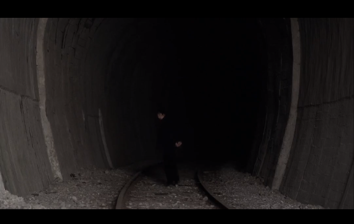 杀人回忆凶手是谁(《杀人回忆》的凶手究竟是谁?电影里其实已经说清楚了)