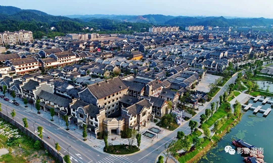 世外桃源的主人公是谁(陶渊明的桃花源,究竟有多美?)