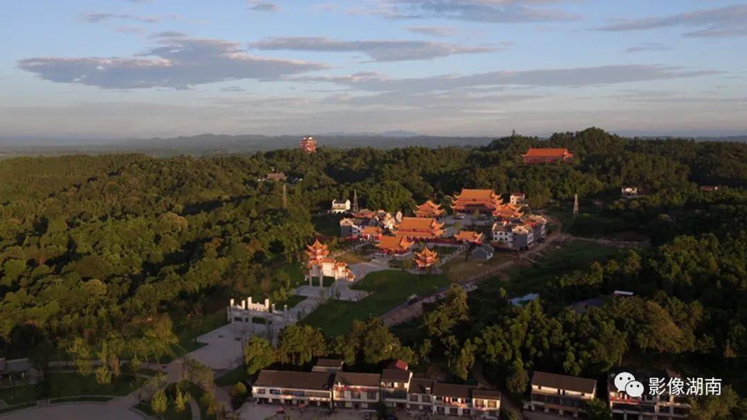 世外桃源的主人公是谁(陶渊明的桃花源,究竟有多美?)