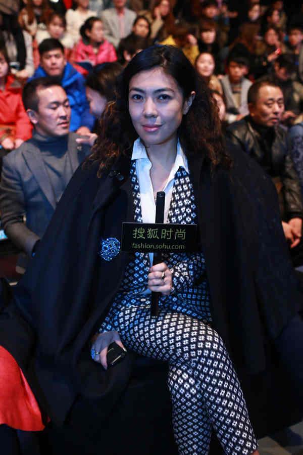 苏芒是谁(一天650的生活费还不够,苏芒她到底是何许人也?)