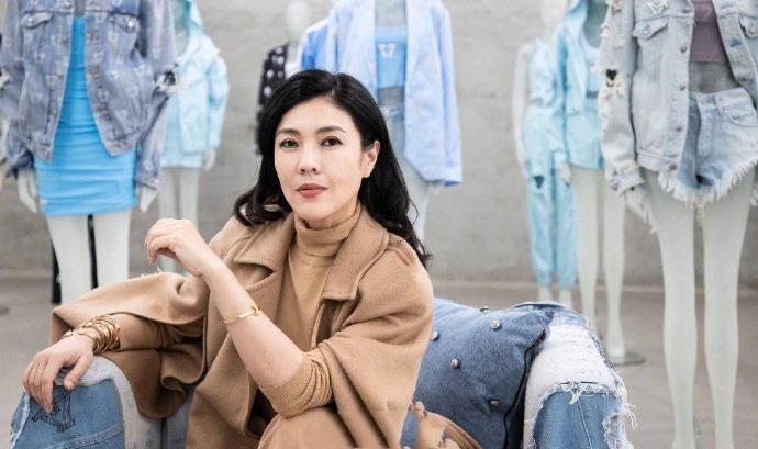 苏芒是谁(一天650的生活费还不够,苏芒她到底是何许人也?)